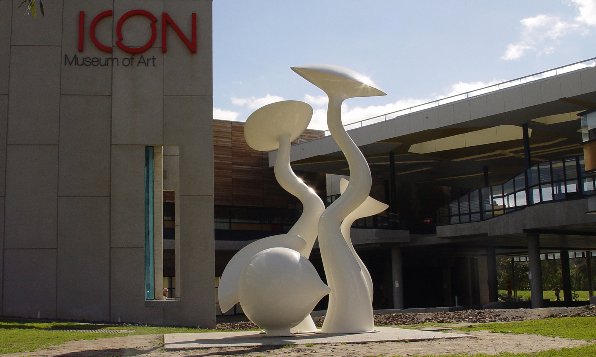 Construct 5, 2008. Sculpture by Adrian Mauriks.