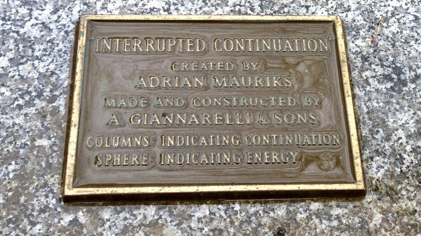 Interrupted Continuation, 1972. A sculpture by Adrian Mauriks.