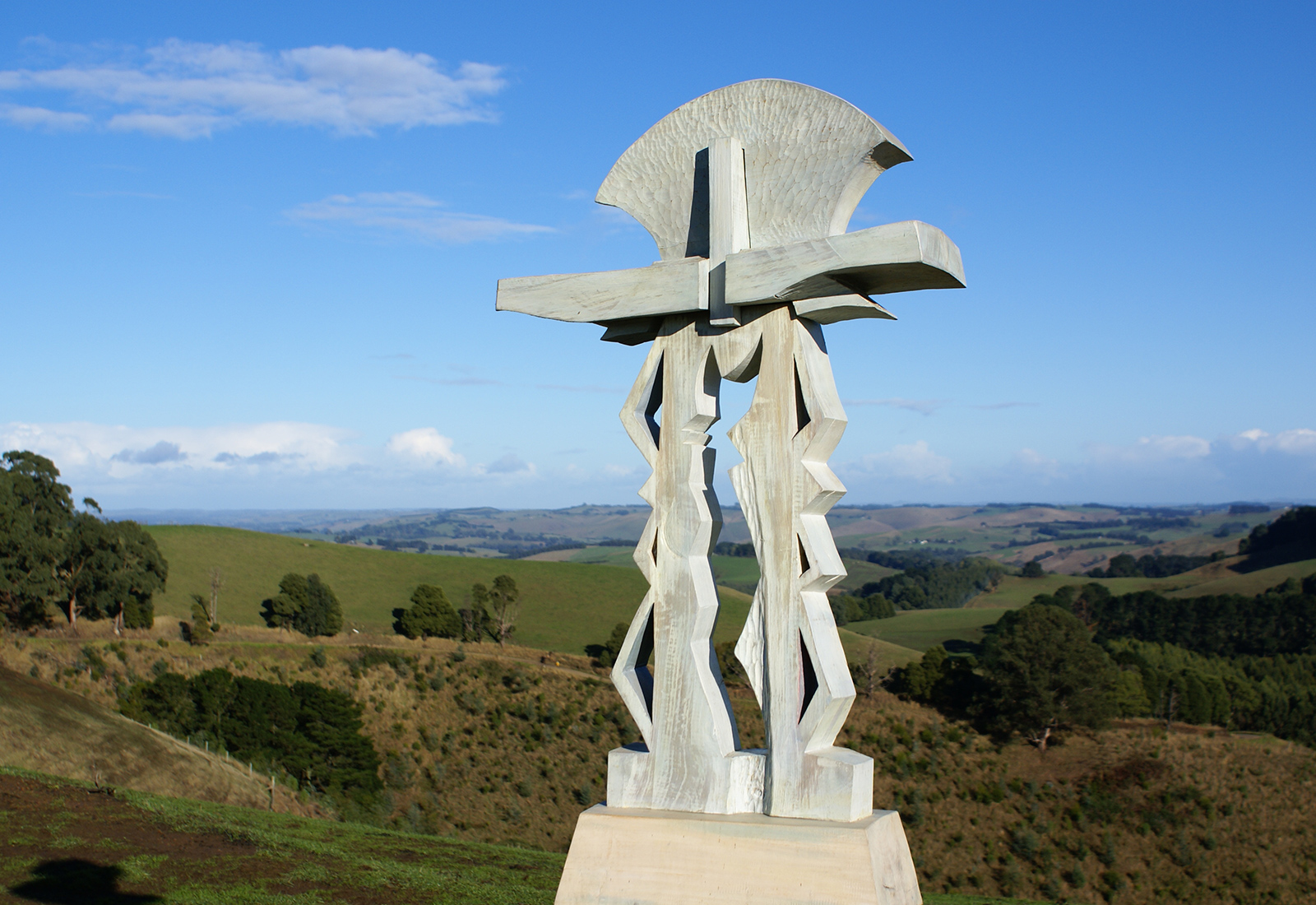 Snake Totem, 1990, sculpture by Adrian Mauriks.